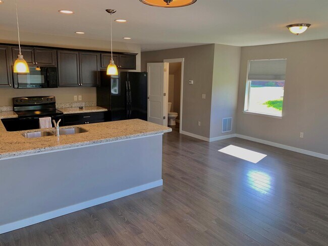 Building Photo - 250 Andesite Ave