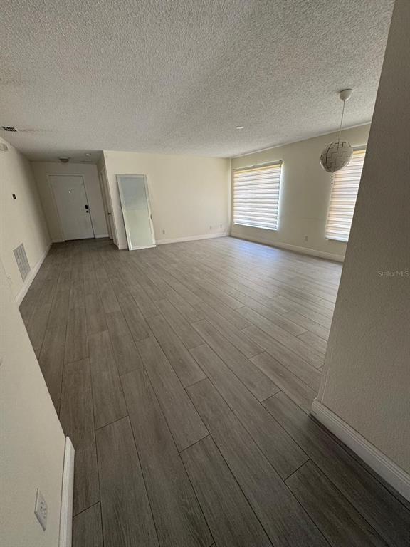 Building Photo - 913 Battery Pointe Dr