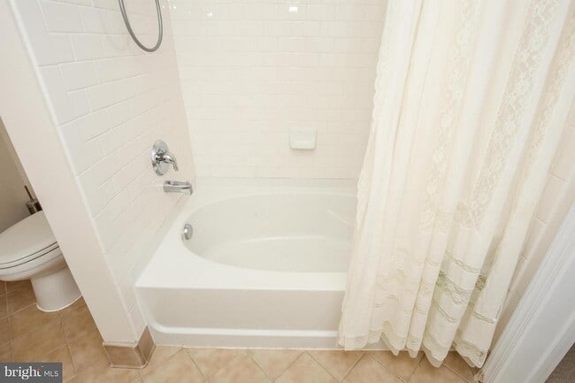 Building Photo - 2451 Midtown Ave