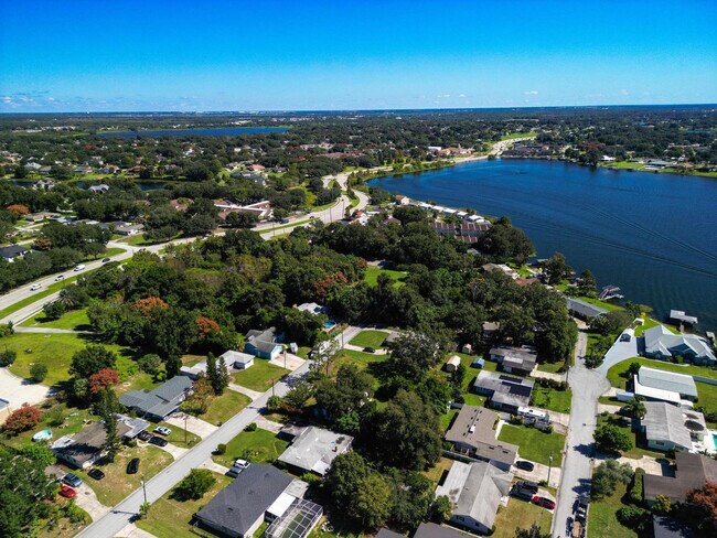 Building Photo - 919 Ave S SE