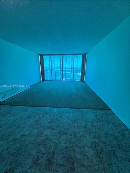 Building Photo - 18011 Biscayne Blvd