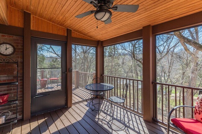 Building Photo - Shy's Hill Road Rental