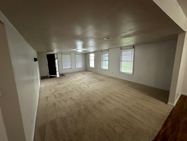 Building Photo - 507 FM156