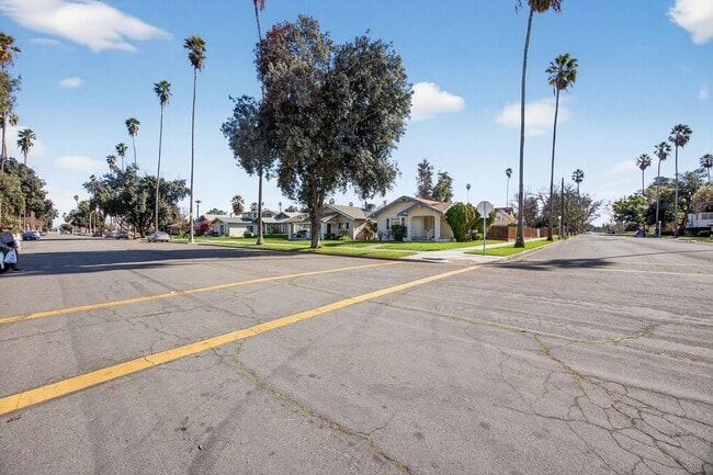 Building Photo - Sunlit Comfort on Kerckhoff – Your Next Happy Home!