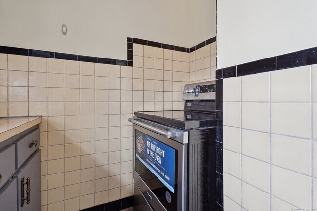 Building Photo - 59 High St