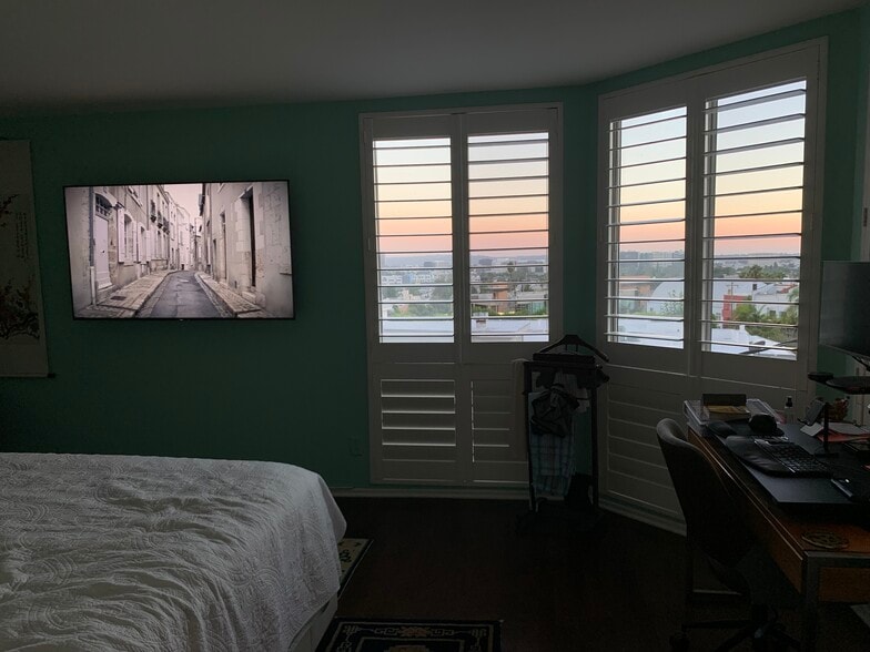 Master bedroom sunset - 8530 Holloway Dr