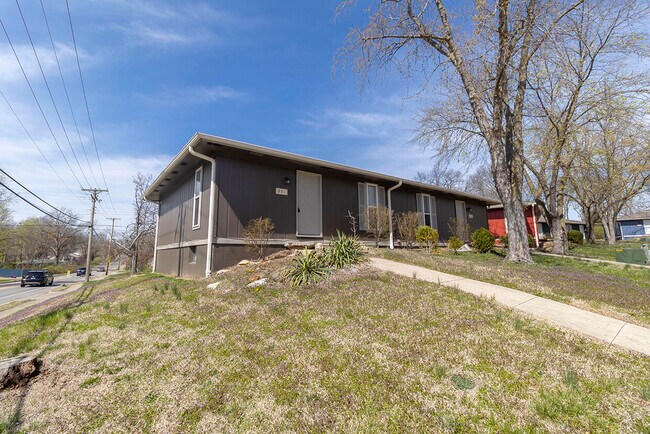 Primary Photo - 201 Wheaton Ct