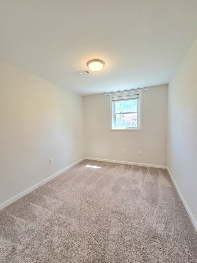 Building Photo - 10810 Norman Ave