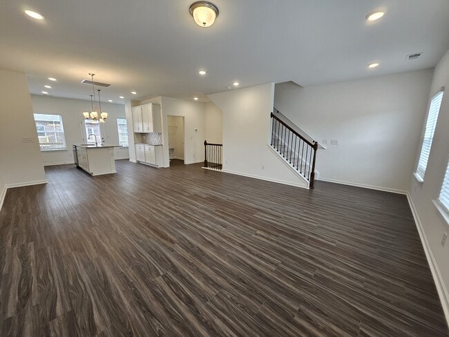 Building Photo - 129 Rosebush Ln