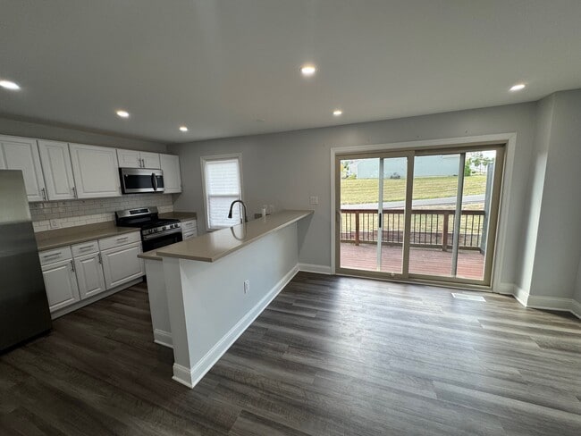 Building Photo - 222 Chesna Dr