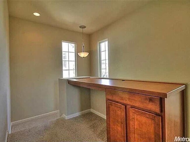 Building Photo - 9035 Crescenda Ln