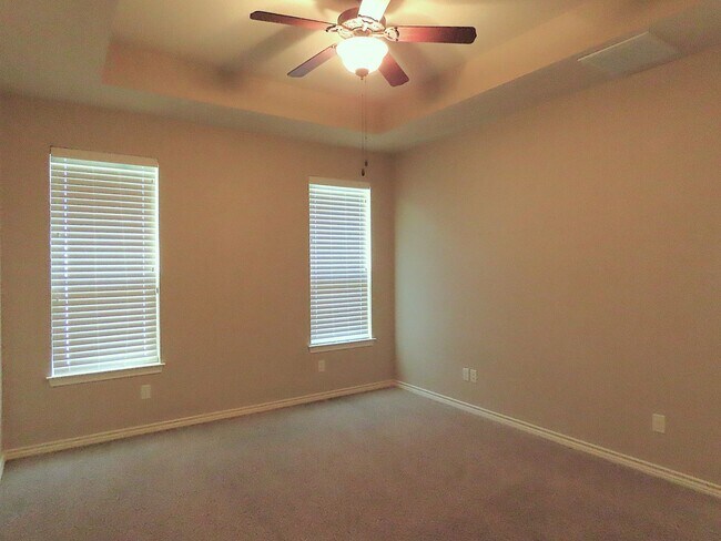 Building Photo - Extraordinary 3 Bedroom, 2 Bath Home in Southeast Tyler! Coming Soon!