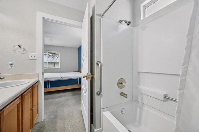 Building Photo - 1182 Waller St