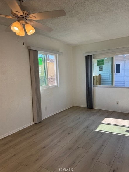 Building Photo - 1540 W 51st Pl