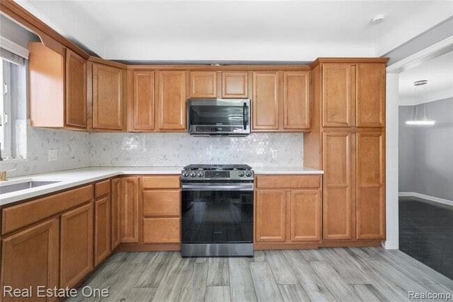 Building Photo - 8528 Norborne Ave