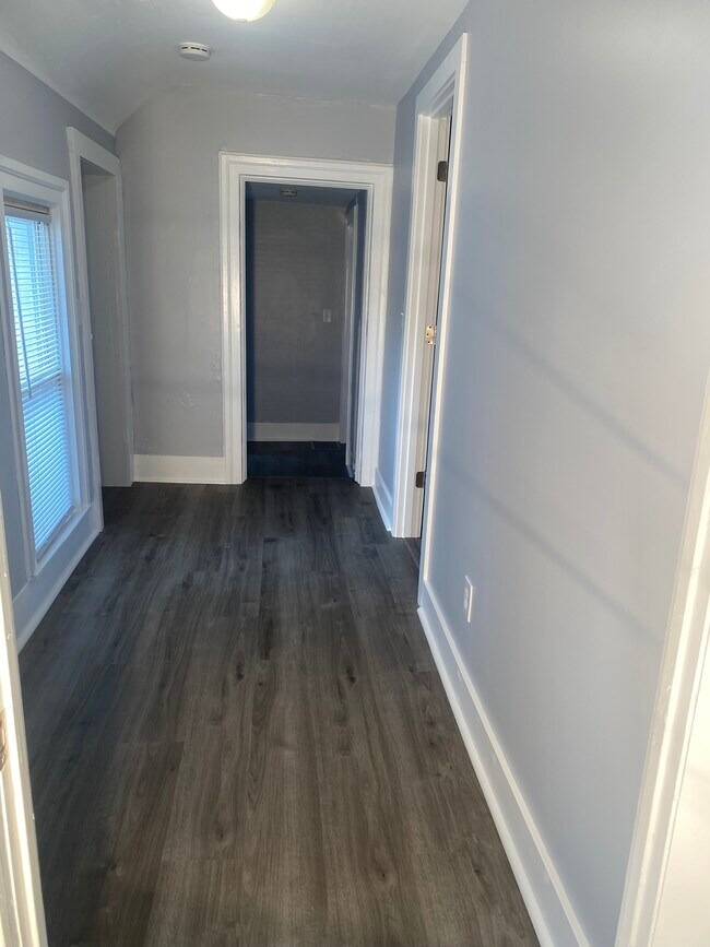 Building Photo - 834 4th St NW