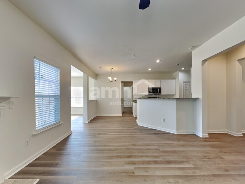 Building Photo - 415 Caperton Way