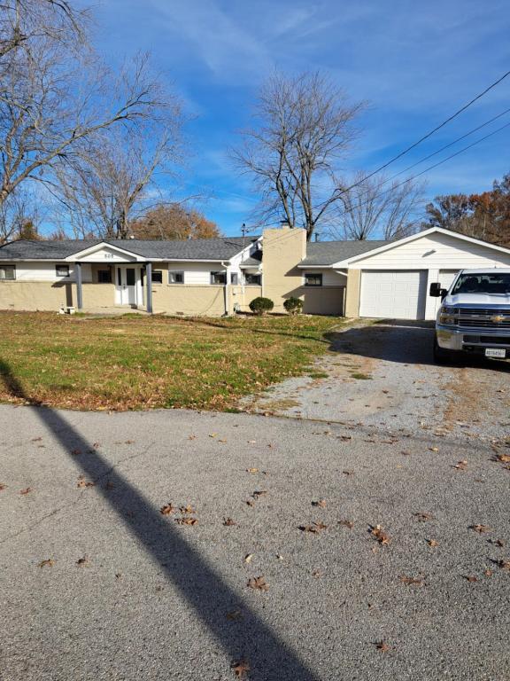 Building Photo - 505 Dogwood Ln