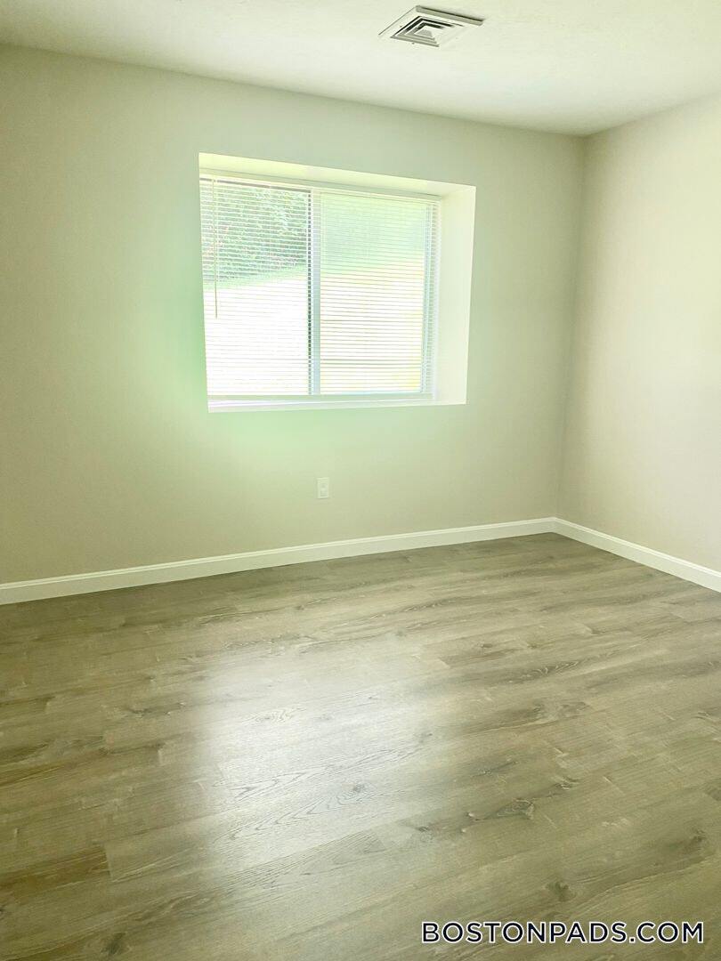 Building Photo - 4000 N Main St