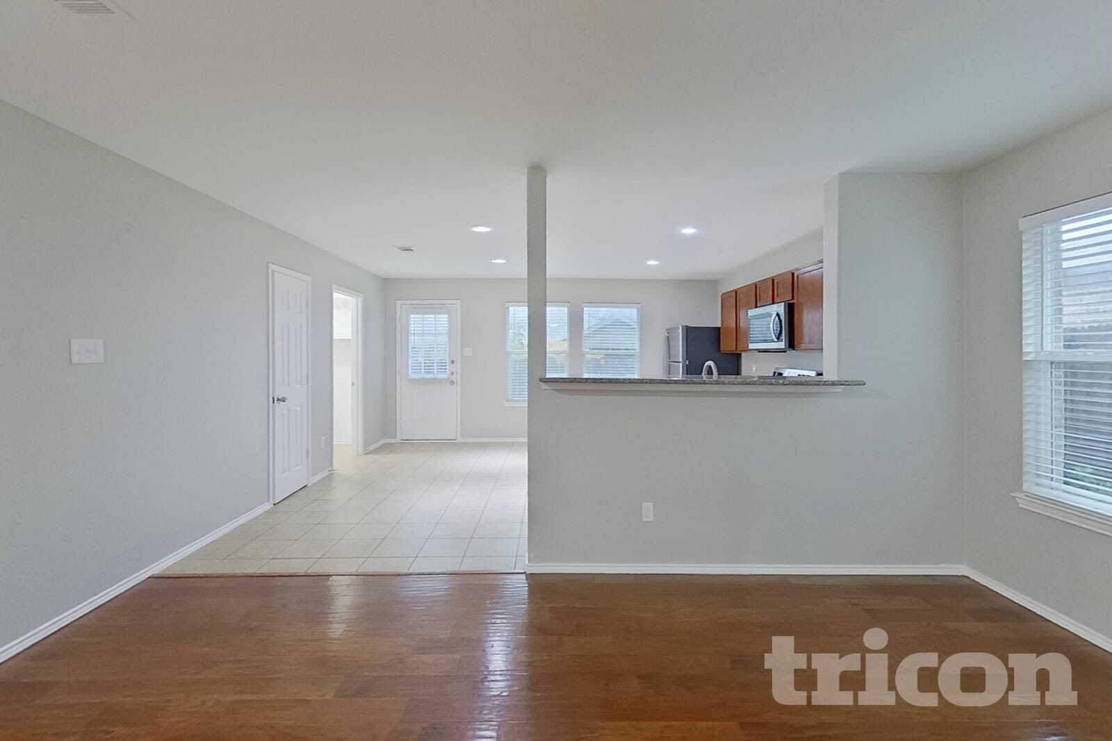 Building Photo - 429 Sandy Creek Dr