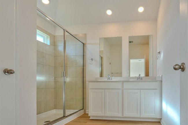 Building Photo - 129 Honey Bee Rd