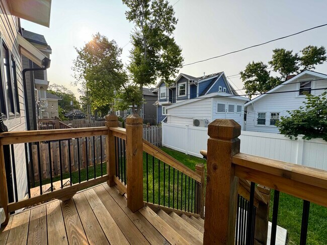 Building Photo - 717 Corbin Terrace