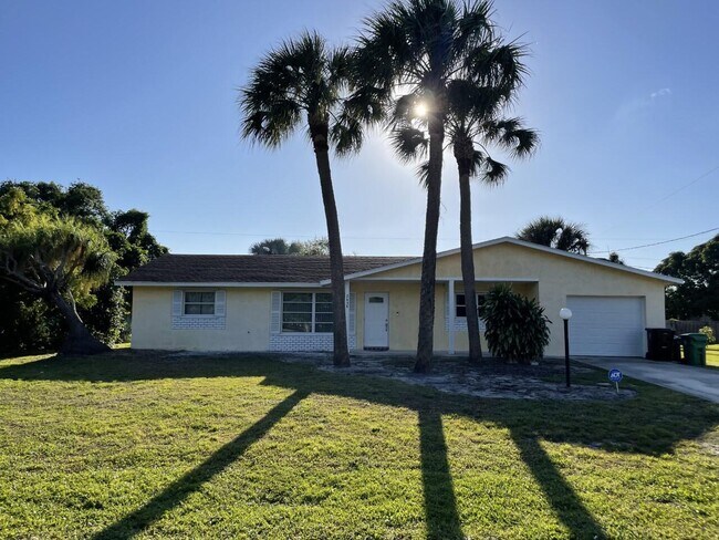 Primary Photo - 2434 SE Sidonia St