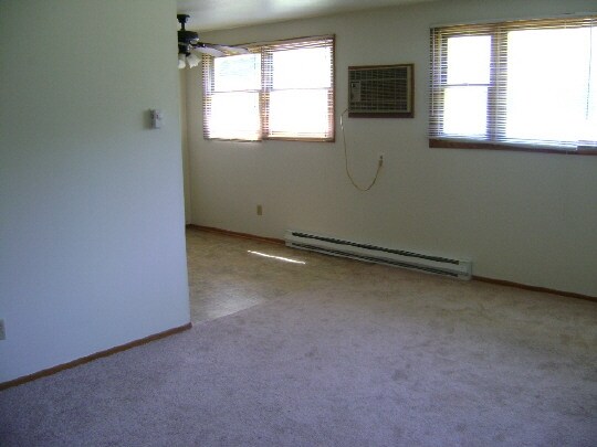  - 3335 Sun Valley Ter