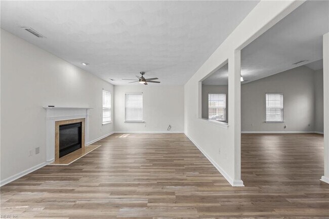 Building Photo - 148 Graystone Trce