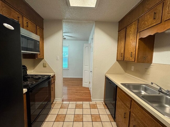 Building Photo - 3-Bedroom Apartment for Rent in Killeen