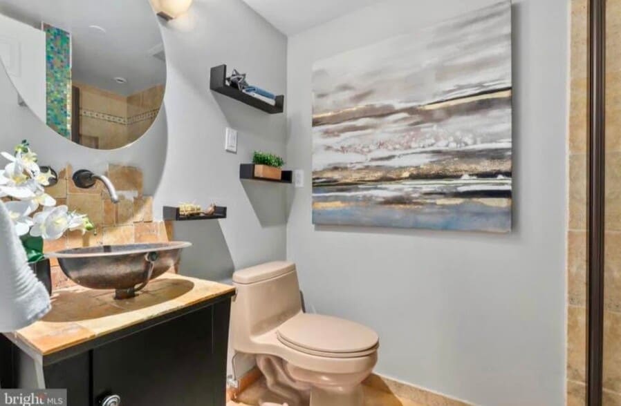 Second bathroom - 1301 N Courthouse Rd
