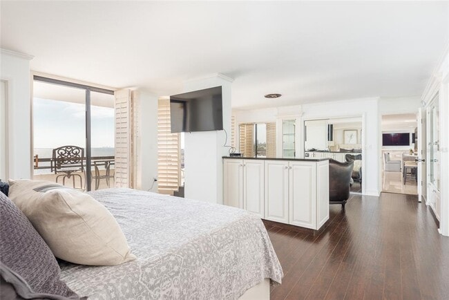 Building Photo - 5700 Mariner St