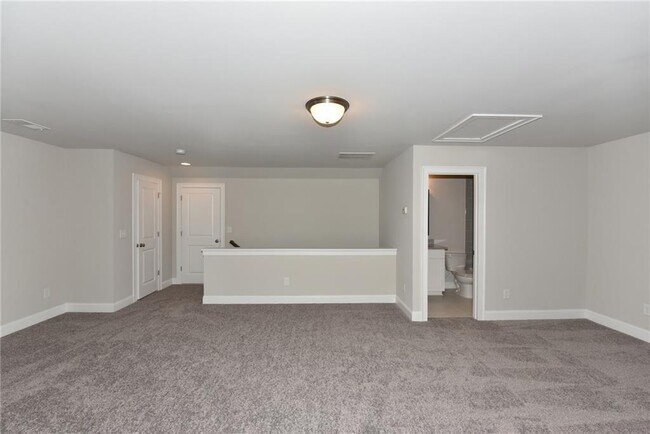 Building Photo - 5240 Cresslyn Rdg