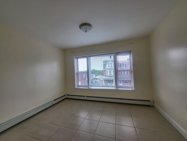 Building Photo - House for rent