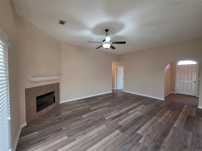 Building Photo - 6136 Old Post Lane