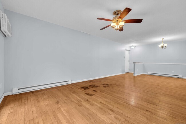 Building Photo - 72 Buddington Rd