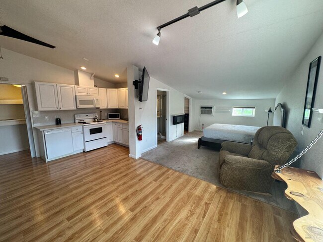 Building Photo - 3753 Santa Rosa Ave