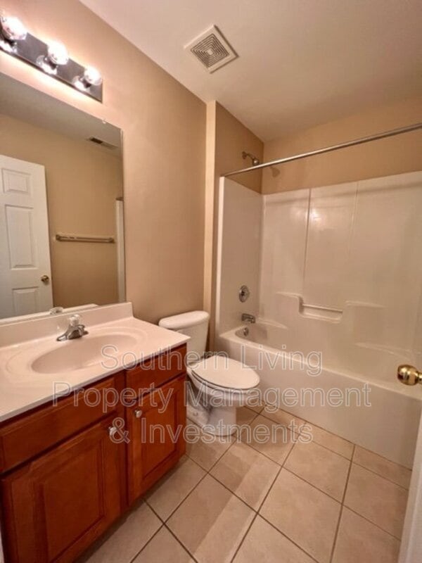 Building Photo - 11840 Royal Castle Ct