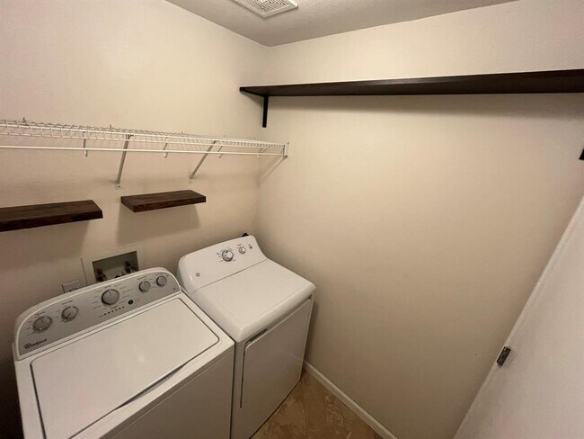 Building Photo - 300 Brandons Way