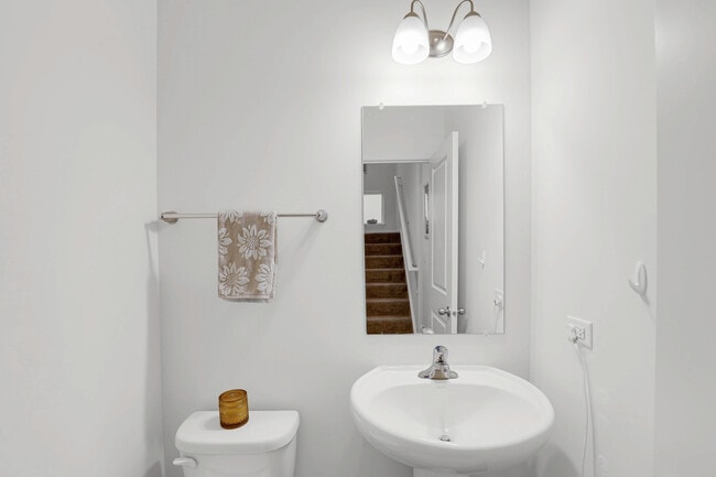 Building Photo - 1200 Lakepointe Dr