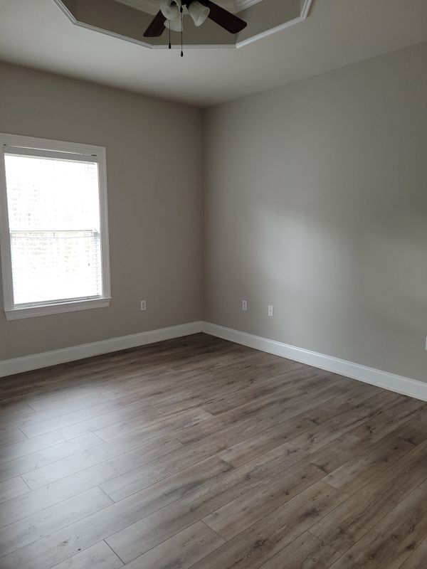 Building Photo - 12384 Village Maison Dr