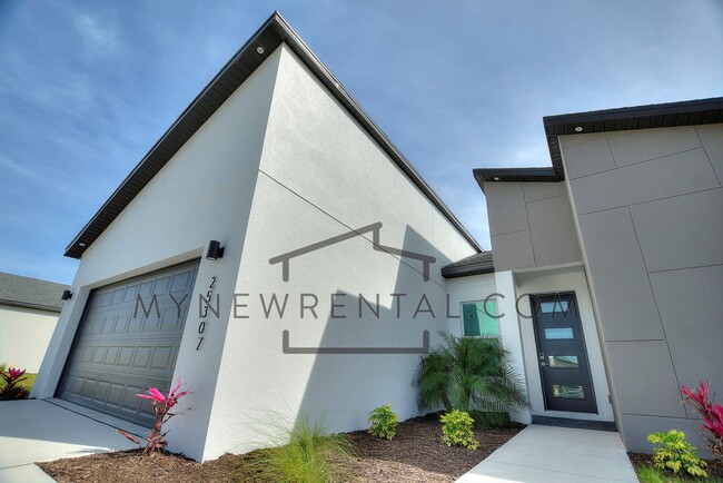Building Photo - 25307 Alicante Dr