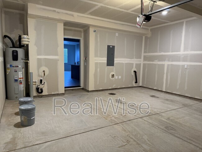 Building Photo - 62755 Eagle Rd