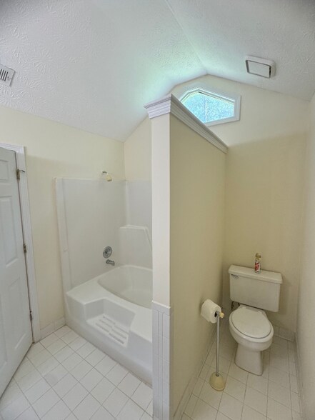 Building Photo - 357 Marsha Way