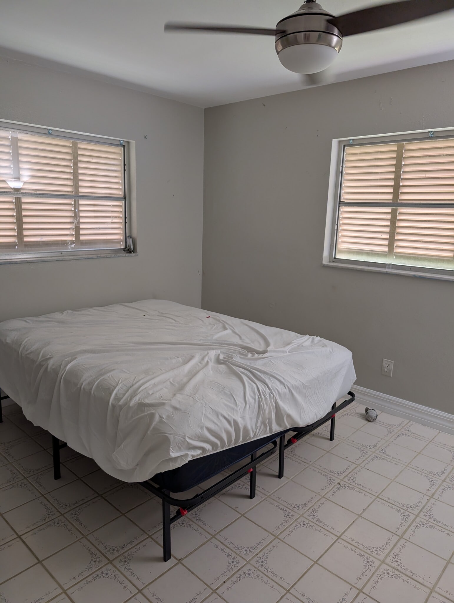 Spare Bedroom - 216 El Dorado Pky W