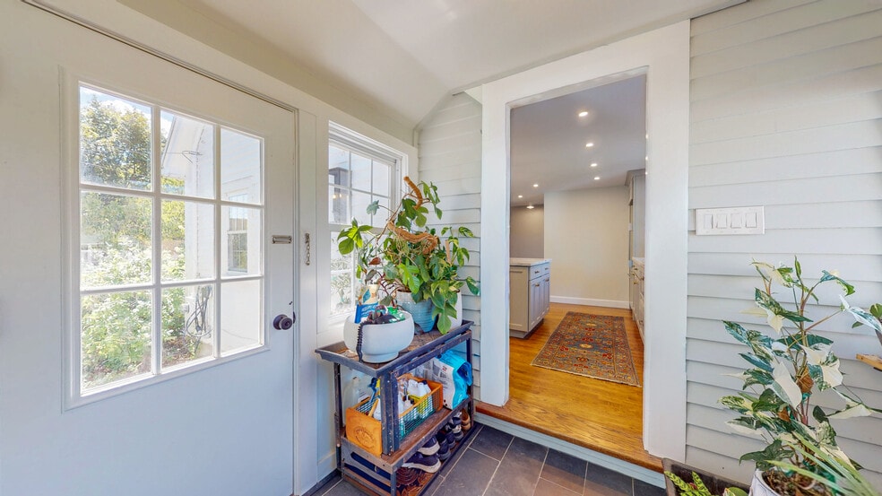 Building Photo - 49 Ripley Rd