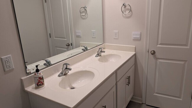Building Photo - 3599 Village Springs Dr