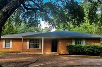 Building Photo - 29720 Shady Brook Ln