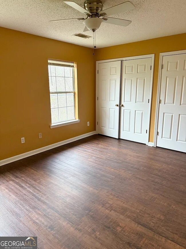 Building Photo - 1200 Pinedale Cir NW