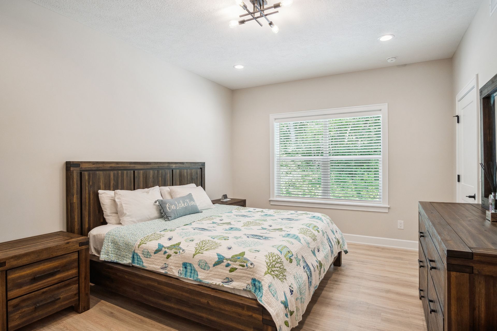 Building Photo - 6195 Hilltop Ct